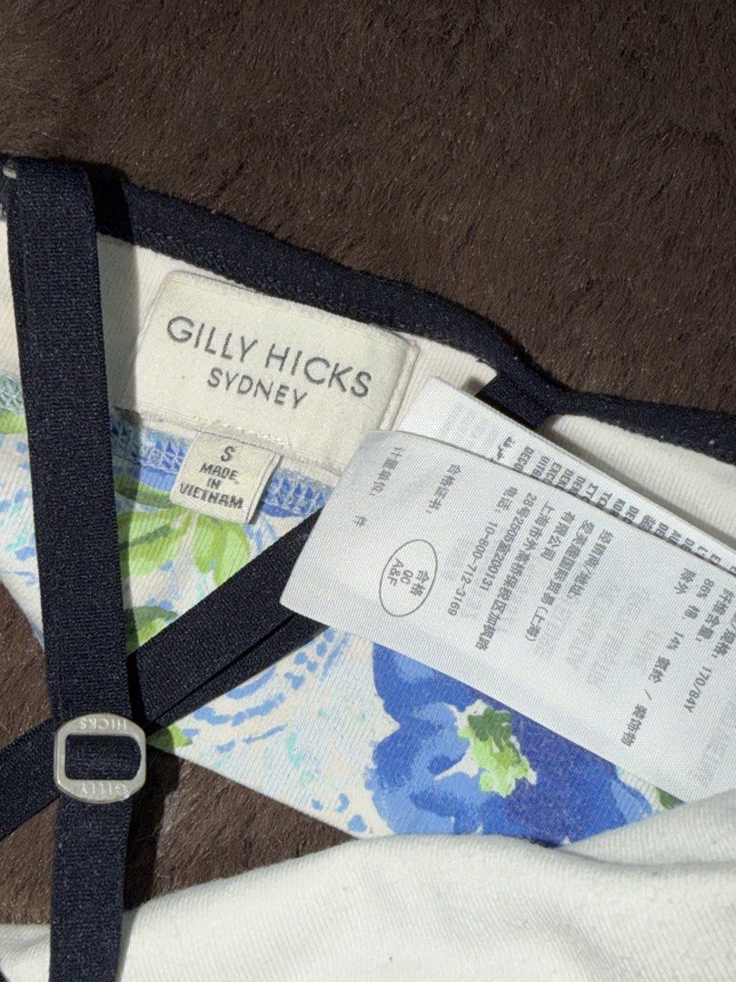 GILLY HICKS bralette top (Category: Bikinis & Swimsuits) located in Valenzuela. Submitted by julijulyxoxo (Listing ID 1463071849, Image 3). Description: with lints‼️ where to find me: Facebook: Julianne Leigh (post is already up) Instagram: shop.loveandrelove (might post updates/items here too) MOP: maribank, gcash, maya MOD: J&T Express Item is unwashed. Please wash immediately before wearing!.