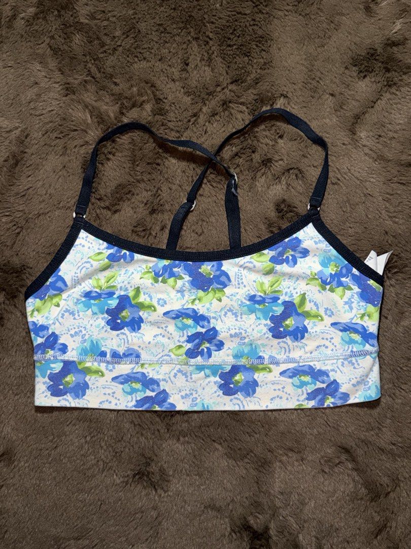 GILLY HICKS bralette top (Category: Bikinis & Swimsuits) located in Valenzuela. Submitted by julijulyxoxo (Listing ID 1463071849, Image 1). Description: with lints‼️ where to find me: Facebook: Julianne Leigh (post is already up) Instagram: shop.loveandrelove (might post updates/items here too) MOP: maribank, gcash, maya MOD: J&T Express Item is unwashed. Please wash immediately before wearing!.