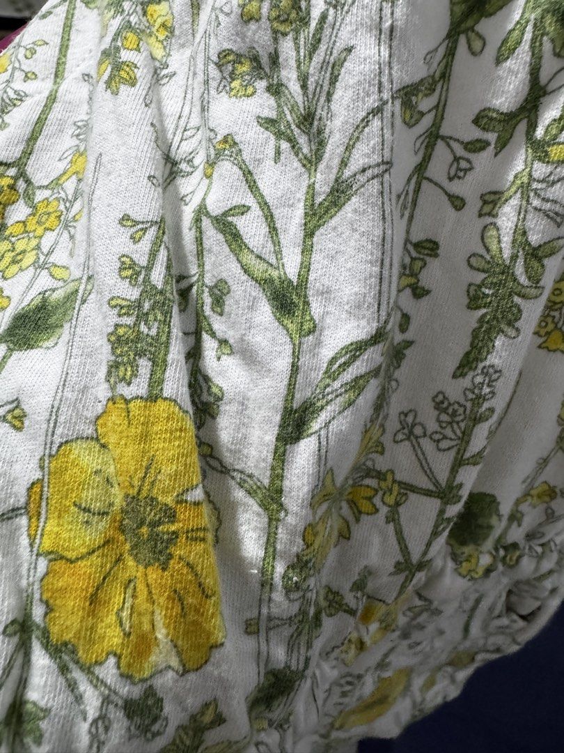 GingerSnaps Tiny Floral Romper Size 6 (Category: Babies & Kids Fashion) located in Santa Rosa. Submitted by secondfinds8 (Listing ID 1463047060, Image 2). Description: Bought in the mall.