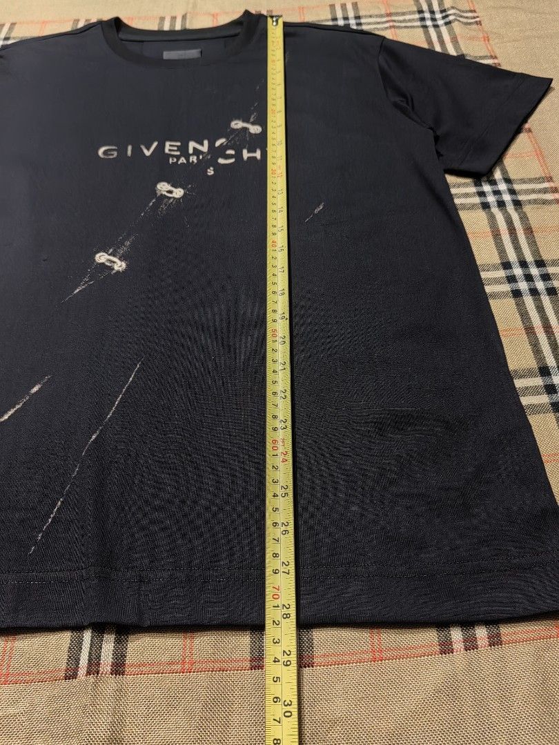 GIVENCHY (Category: Tshirts & Polo Shirts ) located in Baguio. Submitted by curated_luxe_brandeds (Listing ID 1463021453, Image 3). Description: GIVENCHY DIMENSION :L28 X W22 FITS LARGE MENS SIZE S ON TAG SEE PICS FOR DETAILS EXCELLENT CONDITION COLOR MAY VARY DUE TO LIGHTING MOP BDO /GCASH NO COD /COP FB PAGE /CAROUSELL : curated_luxe_brandeds FACEBOOK SELLING ACCOUNT : Esteph Colpita SA PHYSICAL STORE:STALL 324A THIRD FLOOR SKYWORLD SESSION ROA