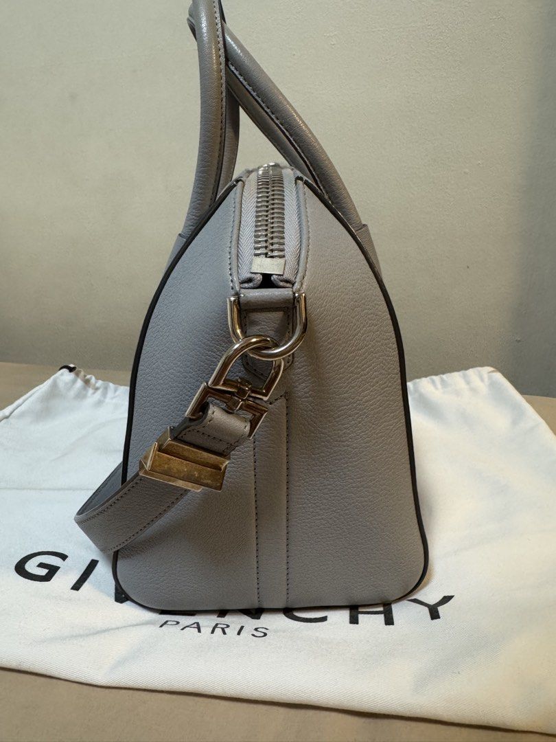 Givenchy Antigona Medium (Category: Luxury Bags & Wallets) located in Manila. Submitted by beaaazarate (Listing ID 1462894874, Image 3). Description: - Medium Size - Light blue sugar goatskin - Hardware: silver - Includes: Original dust bag + Cards - Avaialable for viewing - Negotiable Price.
