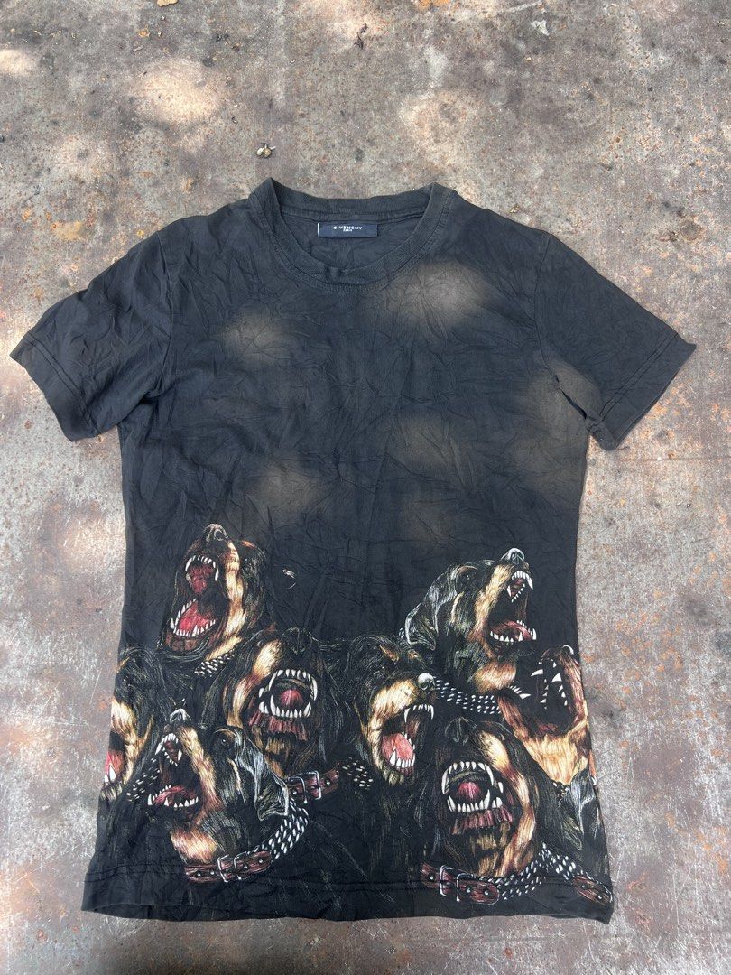 Givenchy Rottweiler Print T-Shirt Black (Category: Tshirts & Polo Shirts ) located in Caloocan City. Submitted by vintage2333 (Listing ID 1463094929, Image 2). Description: - Black Givenchy T-Shirt - Iconic Rottweiler Print - 100% Cotton - Short Sleeves, Crew Neck - Detailed and Eye-Catching Design - Great for Streetwear.
