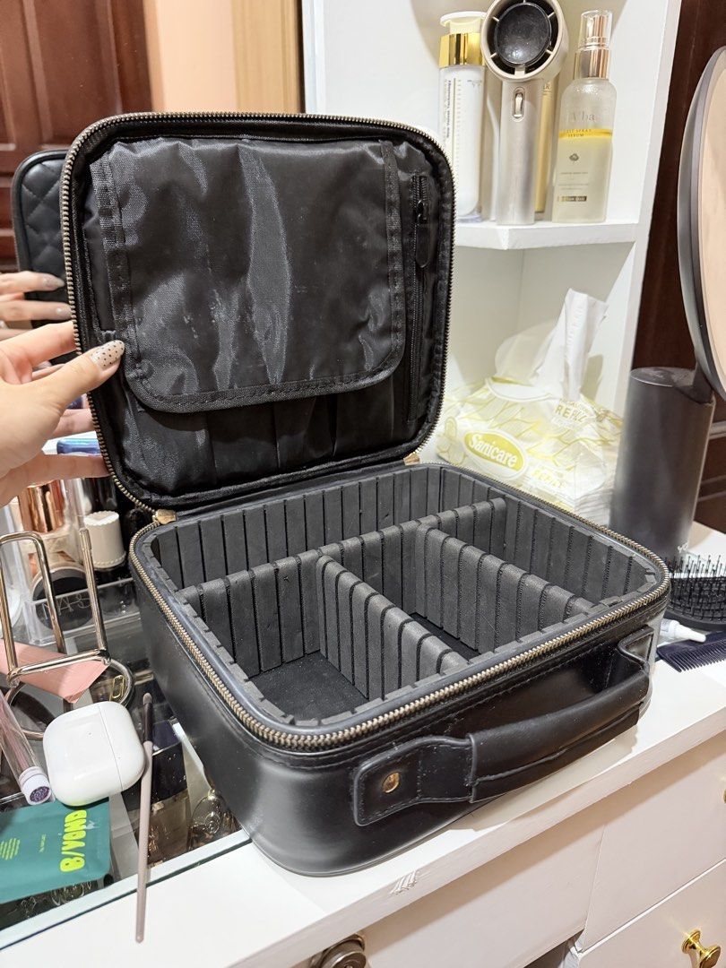GLADKING Quilted Black Makeup Vanity Case (Category: Makeup) located in Manila. Submitted by margatuazon25 (Listing ID 1463025804, Image 2). Description: - very cutesy makeup bag ✨ - Style: Black quilted makeup case - Features: Handle, zipper closure - Interior: Adjustable dividers for customizable organization - Ideal for: Travel or home use - Benefit: Keeps cosmetics neat and tidy .