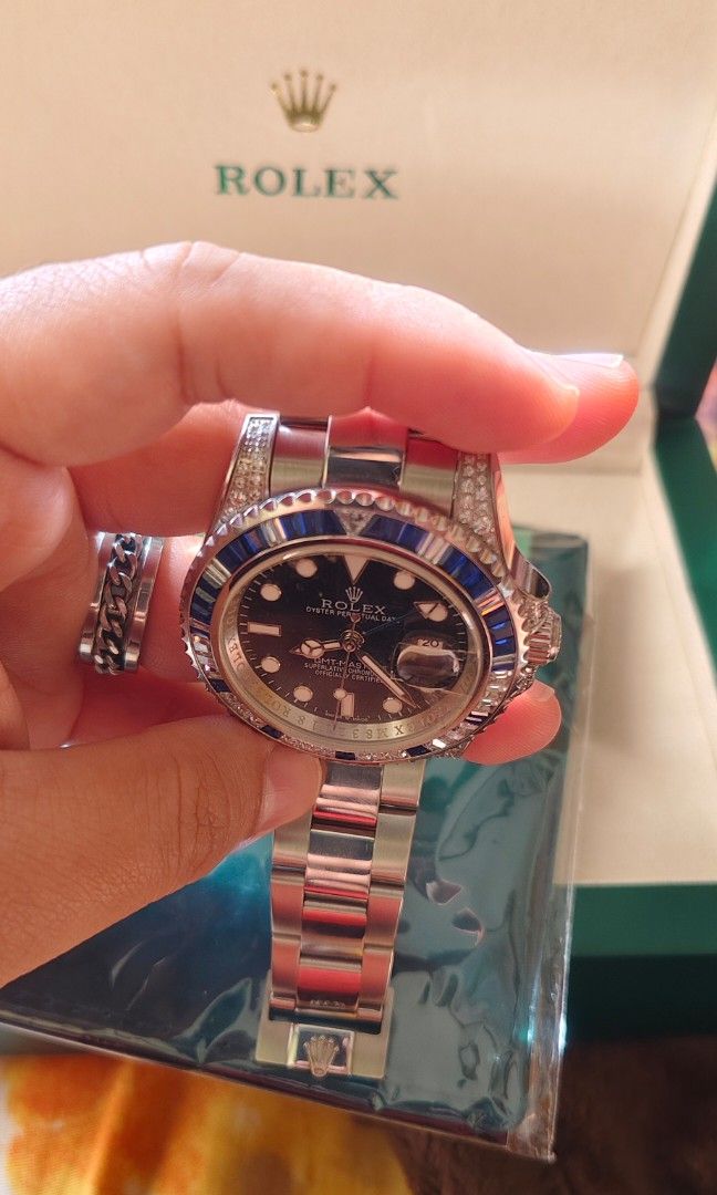 Gmt master 2 (Category: Men's Watches) located in Agdangan. Submitted by pjlim06 (Listing ID 1462886601, Image 2). Description: gmt master 2 gmt working watch screen protector installed original box original manual links included meet up sm tanza or rob gentri.