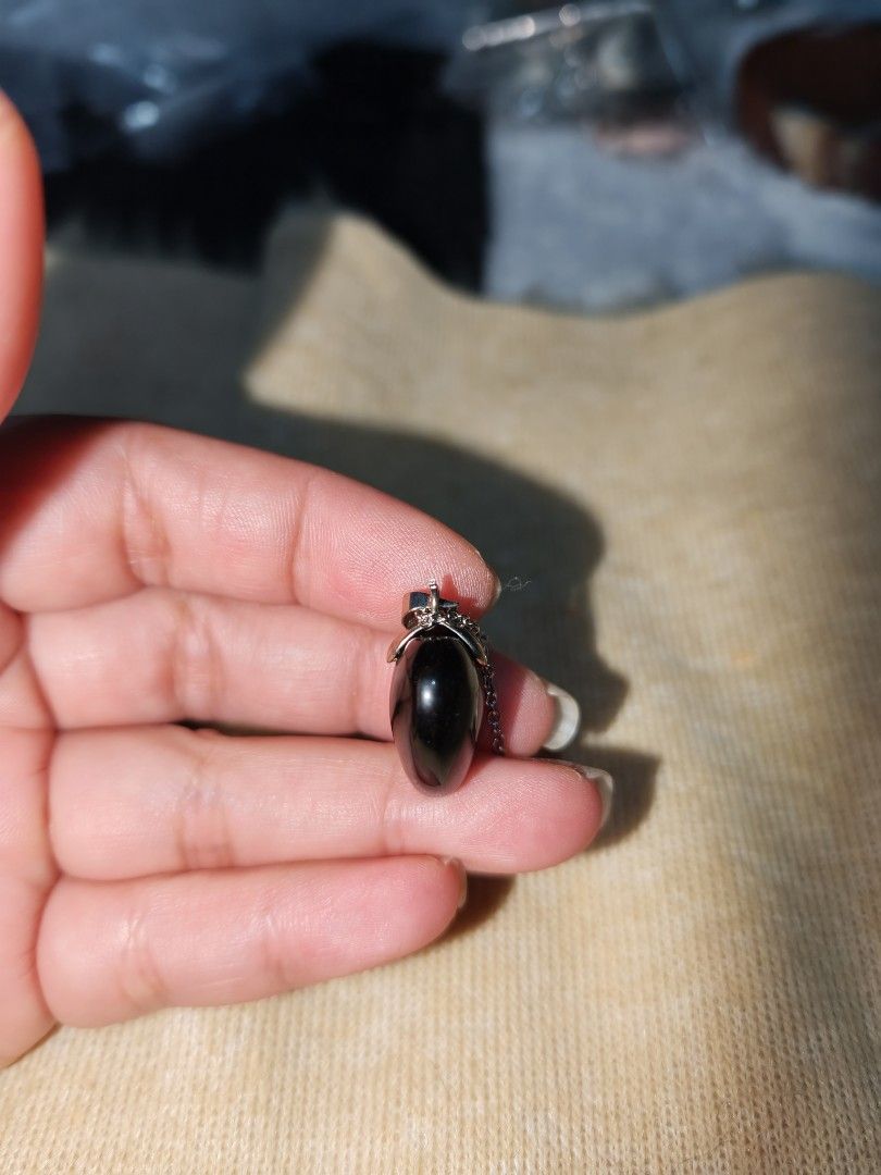 Golden Obsidian Heart Necklace (Category: Necklaces) located in Quezon City. Submitted by piaoliangcollections.ph (Listing ID 1463091603, Image 2). Description: A piece of protection. Get it Now. Natural Crystal. Golden Obsidian..