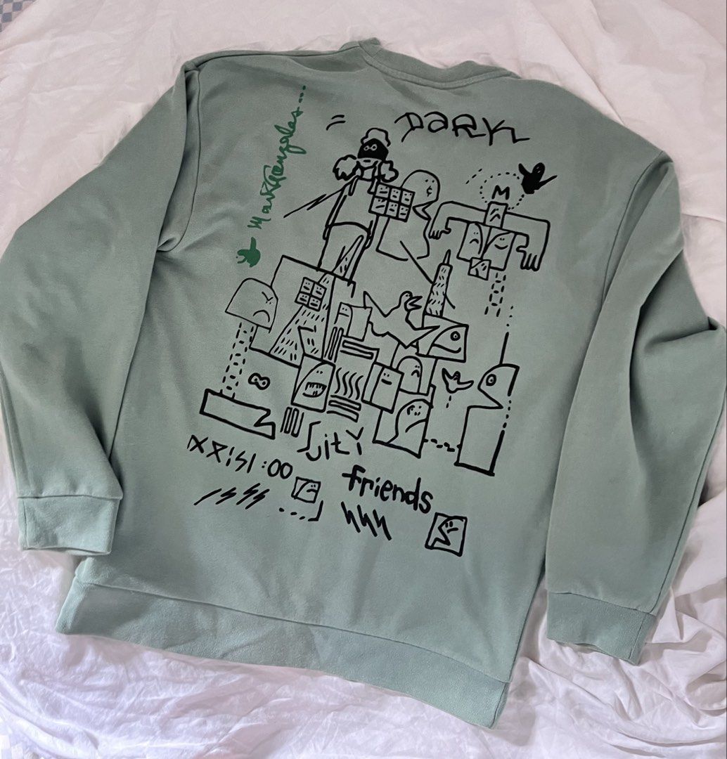 Gonz Sweatshirt Mint Green Graphic Print (Category: Coats, Jackets and Outerwear) located in Manila. Submitted by happydani (Listing ID 1462926318, Image 1). Description: - Trendy mint green sweatshirt - Eye-catching graphic print on the back - Subtle embroidered logo on the front - Comfortable and stylish for everyday wear - Width 23’ Length 30’.