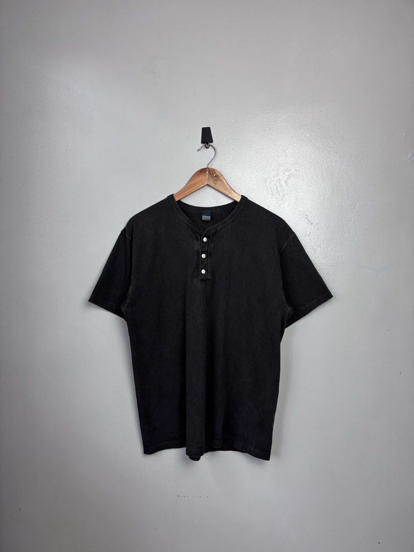 Good On Henley tee. (Category: Formal Shirts) located in Bacoor. Submitted by jewa333 (Listing ID 1462972881, Image 1). Description: Good On Henley Tee. Made in Japan 🇯🇵 Large on tag. Dimes: Lengtb 27” Width 20.5” Shoulder 20” Excellent condition Issue: None 🏷️950 only 📥📥📥.