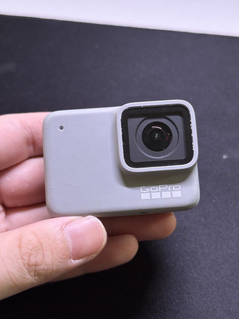 GoPro HERO7 WHITE (Category: Video Cameras) located in Makati City. Submitted by rs_listings (Listing ID 1462981327, Image 1). Description: 📷 GoPro HERO7 White — For Sale Selling my GoPro HERO7 White, a compact and rugged action camera that's great for travel, biking, hiking, swimming, vlogging, and everyday adventures. FEATURES: • 1440p Video @ 60fps • 10MP Photos • Built-in Electronic Image Stabilization • Waterproof up to 10 meters • 2-inch T