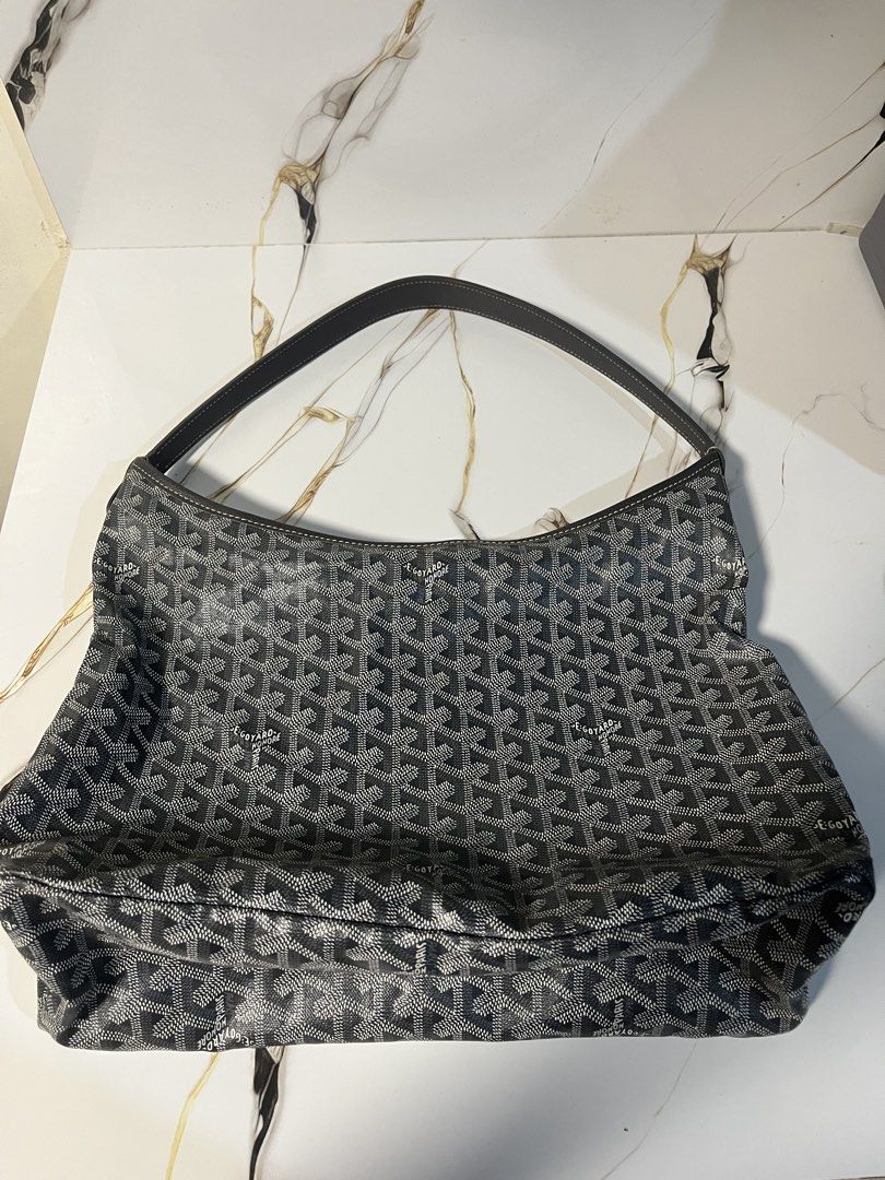 Goyard Boheme Hobo Bag (Category: Shoulder Bags) located in Alaminos. Submitted by ae.onlineshop (Listing ID 1463096155, Image 1). Description: Planning to sell 📩 offer.