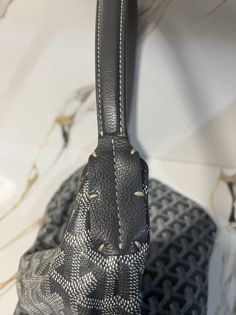 Goyard Boheme Hobo Bag (Category: Shoulder Bags) located in Alaminos. Submitted by ae.onlineshop (Listing ID 1463096155, Image 2). Description: Planning to sell 📩 offer.