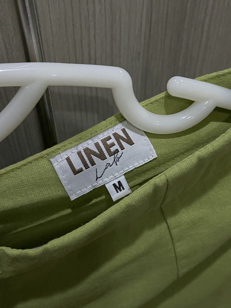 Green Linen Pants (Category: Other Bottoms) located in Manila. Submitted by shiezzels (Listing ID 1463072088, Image 2). Description: Linen Lab Pants Back zipper closure Has 2 side pockets.