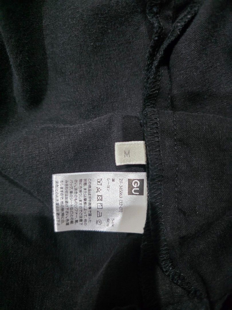 GU Blazer (Linen) (Category: Blouses) located in Dasmarinas. Submitted by ramyeong (Listing ID 1462943818, Image 3). Description: GU Blazer Size M sf c/o buyer.