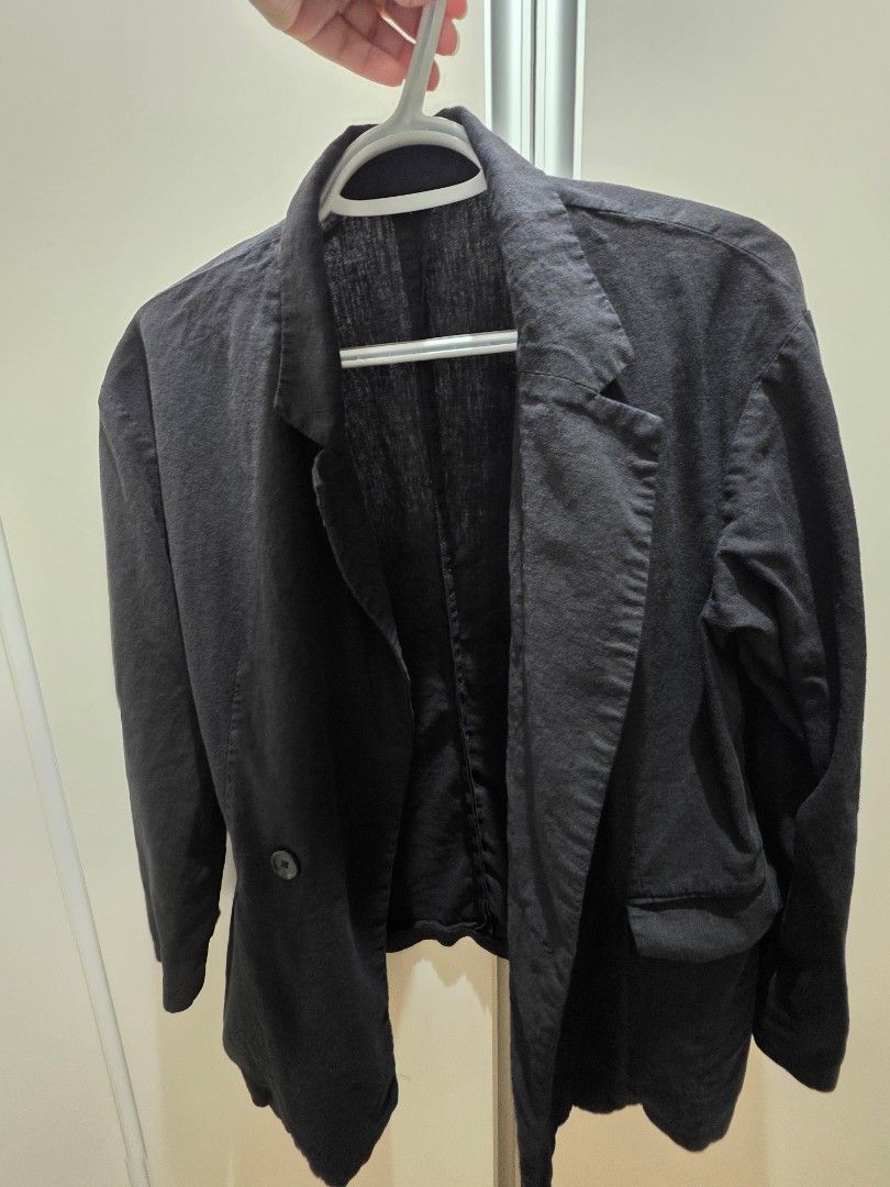 GU Blazer (Linen) (Category: Blouses) located in Dasmarinas. Submitted by ramyeong (Listing ID 1462943818, Image 1). Description: GU Blazer Size M sf c/o buyer.