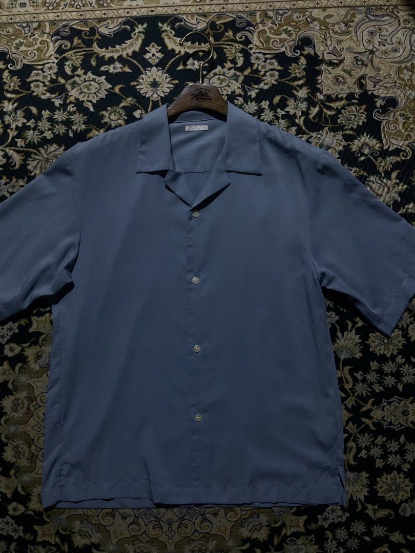 GU by Uniqlo Open Collar (Category: Tshirts & Polo Shirts ) located in Quezon City. Submitted by jin.x (Listing ID 1462974348, Image 3). Description: GU by Uniqlo Open Collar 21 Width 27 Length No issue Excellent condition .