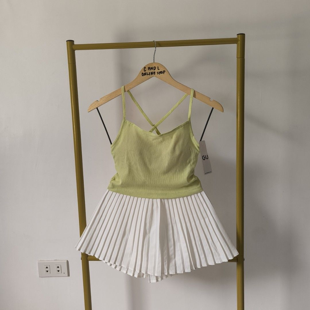 GU by uniqlo padded top (Category: Sleeveless) located in Guiguinto. Submitted by candlonlineshop (Listing ID 1463032791, Image 2). Description: ✨FIRST TO PAY BASIS✨ GU by UNIQL0 padded top Size on tag: small Condition: 9.5/10 Medida base Width: 13" Length: 14" Flaw/s: none ₱300 + sf 📍Bulacan 🚚Sh0pee check out (SPX) | J&T express ▪️All items are thrifted & unwashed. ▪️Items ma have minor unnoticed flaws — please manage your expectations. ▪️Colo