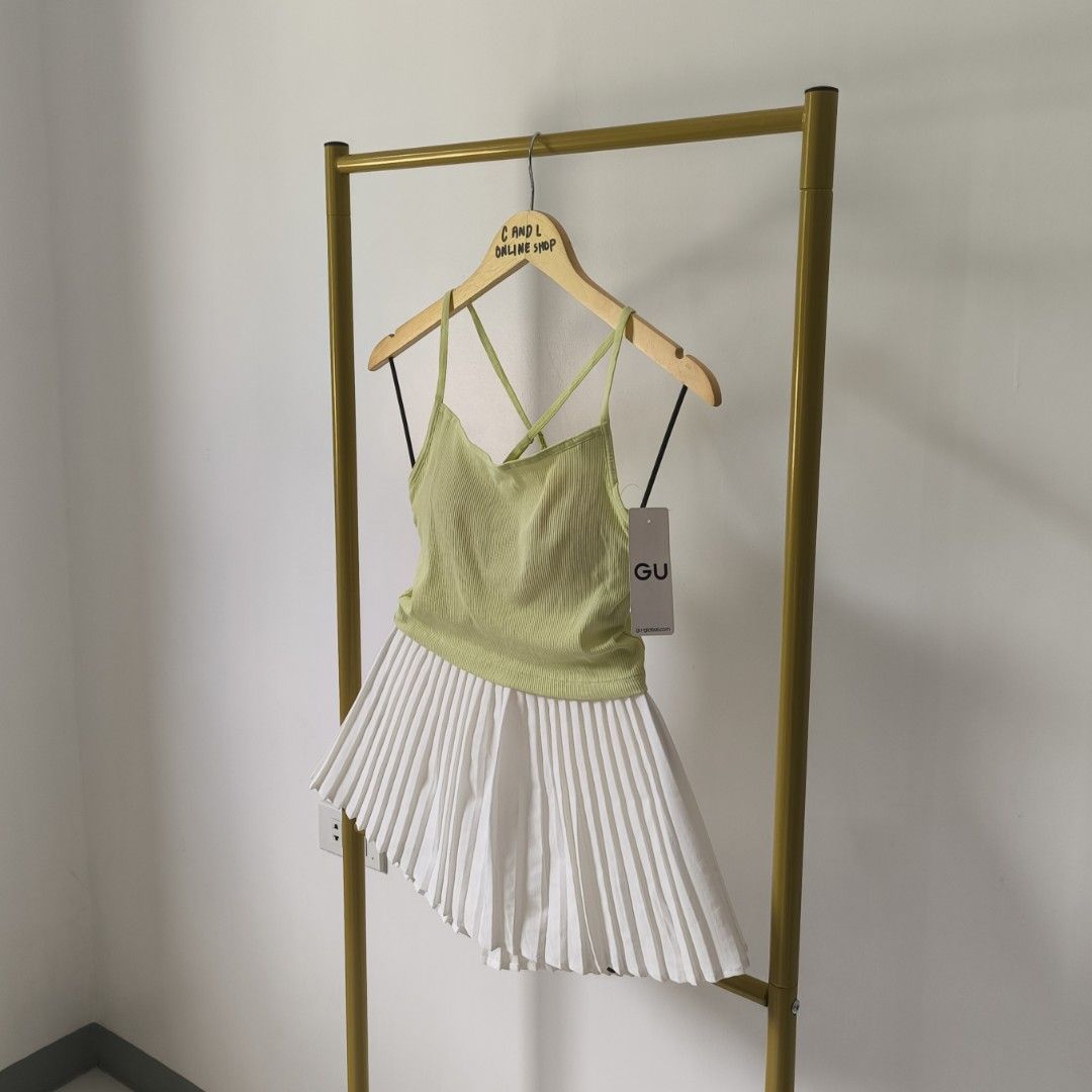 GU by uniqlo padded top (Category: Sleeveless) located in Guiguinto. Submitted by candlonlineshop (Listing ID 1463032791, Image 3). Description: ✨FIRST TO PAY BASIS✨ GU by UNIQL0 padded top Size on tag: small Condition: 9.5/10 Medida base Width: 13" Length: 14" Flaw/s: none ₱300 + sf 📍Bulacan 🚚Sh0pee check out (SPX) | J&T express ▪️All items are thrifted & unwashed. ▪️Items ma have minor unnoticed flaws — please manage your expectations. ▪️Colo