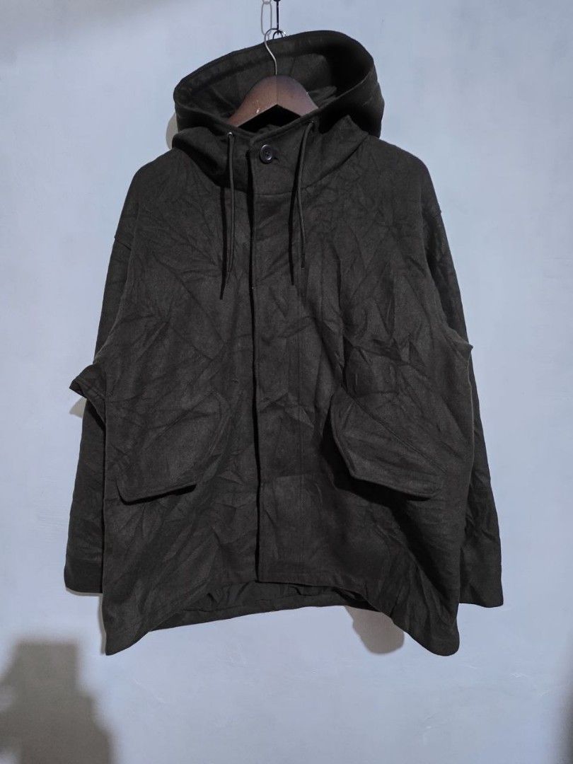 Gu Cozy Melton Parka (Category: Coats, Jackets and Outerwear) located in Baguio. Submitted by labelleferroniere (Listing ID 1463023424, Image 2). Description: No Flaws Good as New Dark Green W24 L32 (XL on tag).