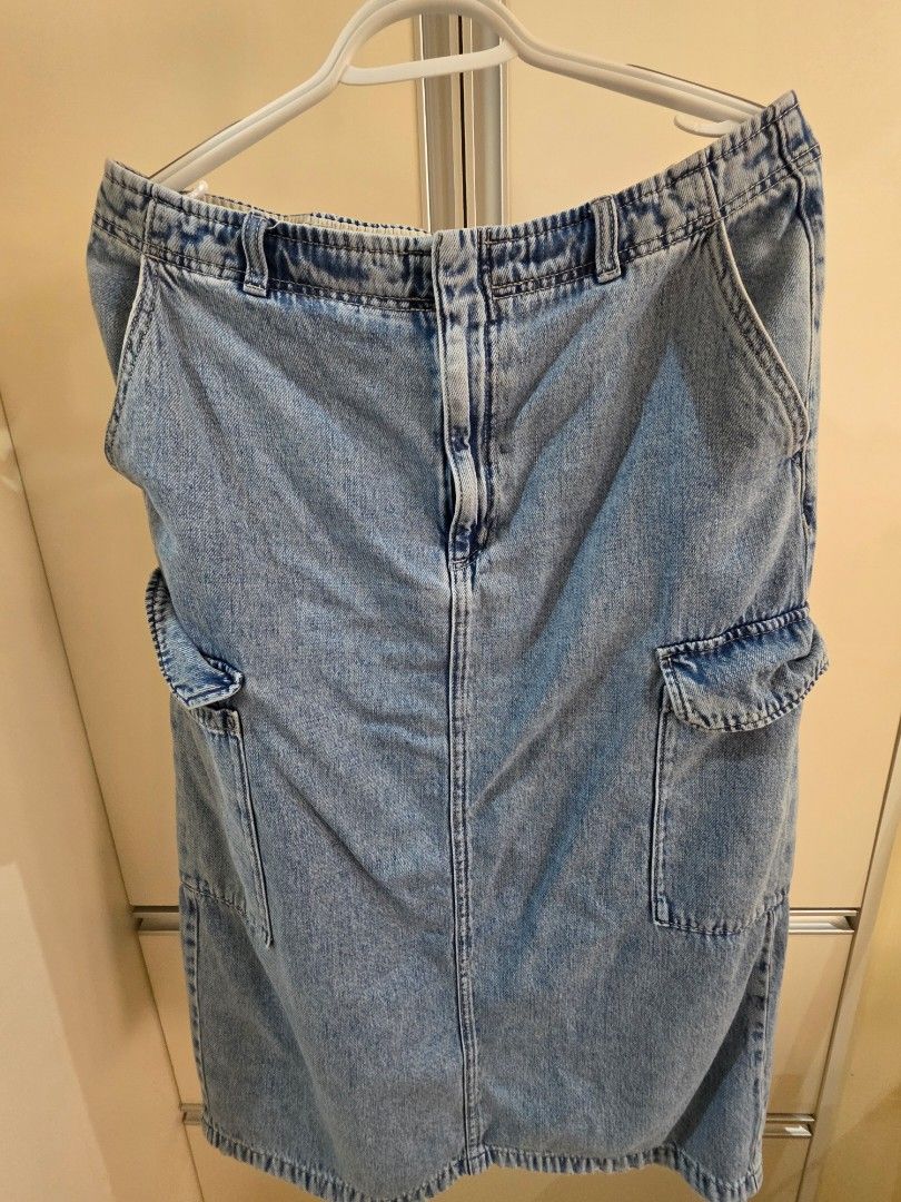 GU Denim Skirt (Category: Skirts) located in Dasmarinas. Submitted by ramyeong (Listing ID 1462917548, Image 1). Description: GU Denim Skirt Size: XXL SF c/o Buyer.