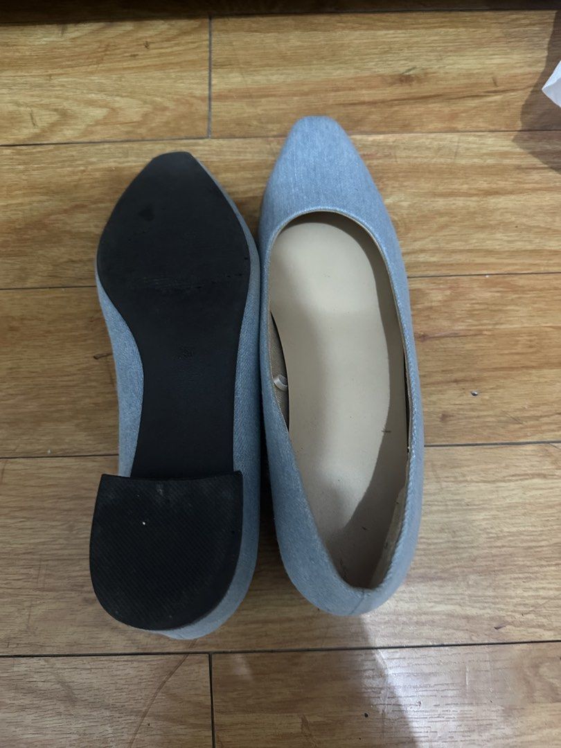 GU Marshmallow Middle Heel Pumps (Category: Heels) located in Paranaque City. Submitted by shopnichoppy (Listing ID 1462954046, Image 3). Description: - Light wash denim material - Chic pointed toe design - Comfortable middle heel height - Easy slip-on style - Versatile for casual or semi-formal occasions - Pairs well with various outfits.