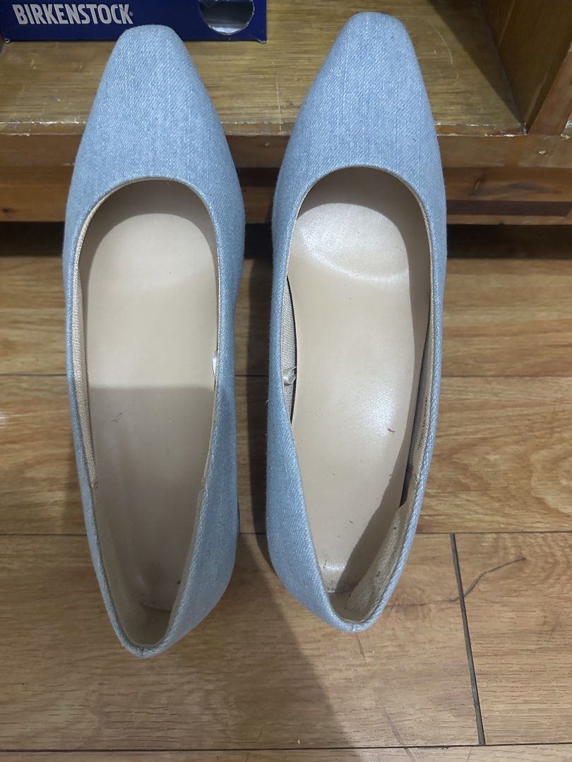 GU Marshmallow Middle Heel Pumps (Category: Heels) located in Paranaque City. Submitted by shopnichoppy (Listing ID 1462954046, Image 2). Description: - Light wash denim material - Chic pointed toe design - Comfortable middle heel height - Easy slip-on style - Versatile for casual or semi-formal occasions - Pairs well with various outfits.
