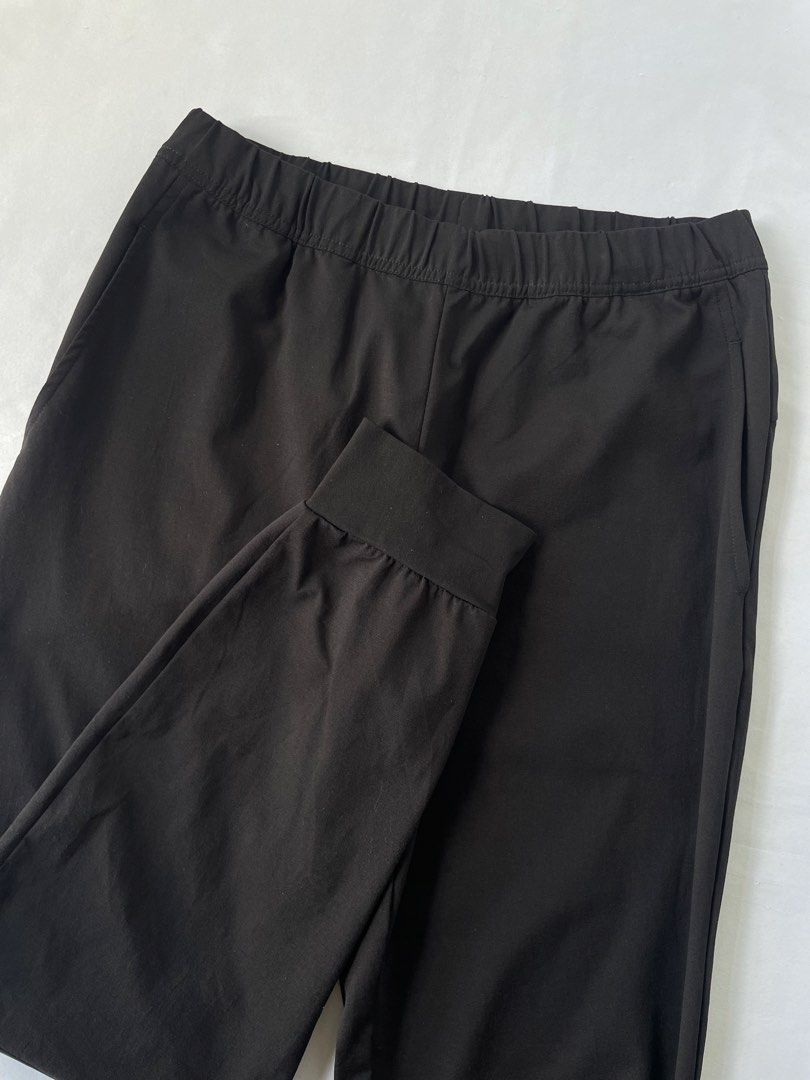 GU Men's Dry Stretch Jogger Pants (Category: Activewear) located in Subic. Submitted by sleevesandbottoms (Listing ID 1462963364, Image 1). Description: GU Men’s Dry Stretch Jogger Pants ₱550 plus shipping fee Black | Medium on tag Waist 30–31 Length 38 Hip 5 📍Olongapo City J&T.