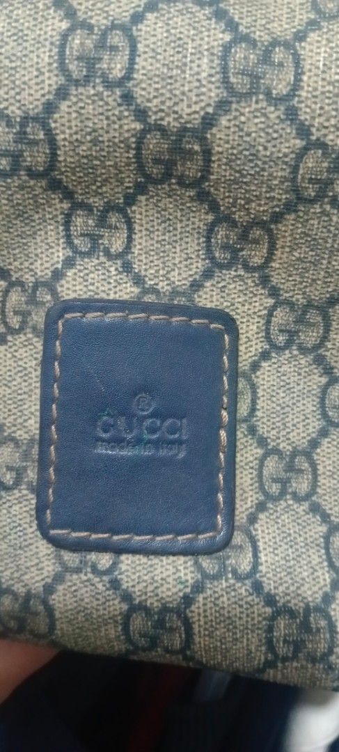 Gucci Crossbody Bag (Category: Luxury Bags & Wallets) located in Legazpi City. Submitted by georgepineda791 (Listing ID 1462996523, Image 3). Description: ✨ PRELOVED GUCCI UNISEX CROSSBODY BAG ✨ A practical and spacious Gucci crossbody bag that can be worn by both men and women. Perfect for everyday use with its roomy interior and comfortable canvas strap. 🖤 👜 DETAILS: • Gucci crossbody bag • Unisex design • PVC leather exterior with canvas str