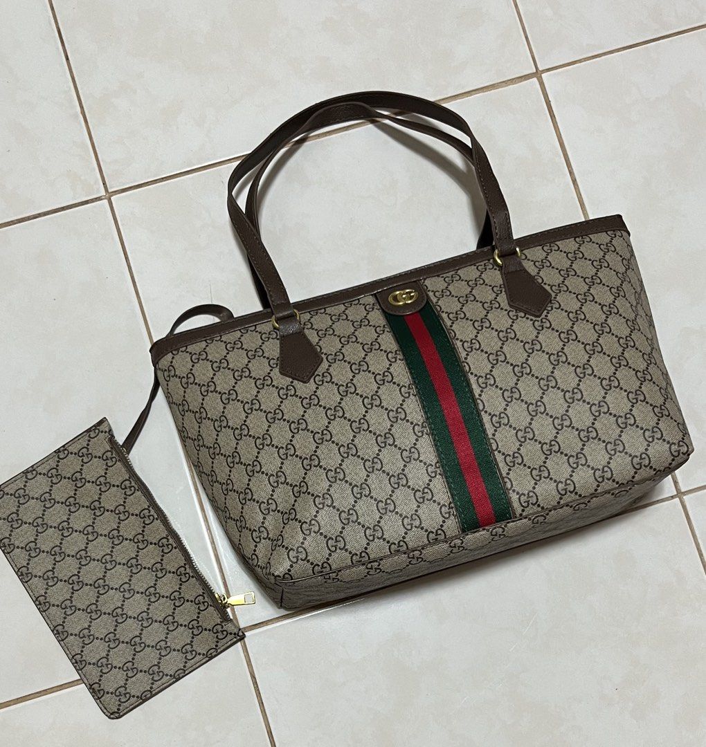 GUCCI GG TOTE BAG W POUCH (Category: Tote Bags) located in Cavite. Submitted by drip_syndicate (Listing ID 1463102942, Image 2). Description: CONDITION: 9.5/10 COLOR RATE: 9.5/10 NO ISSUE.
