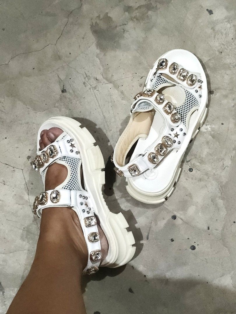 Gucci mesh slingback (Category: Sneakers & Footwear) located in Sindangan. Submitted by branden_line (Listing ID 1463017200, Image 3). Description: Gucci mesh slingback sandal size 7 color:white/cream.