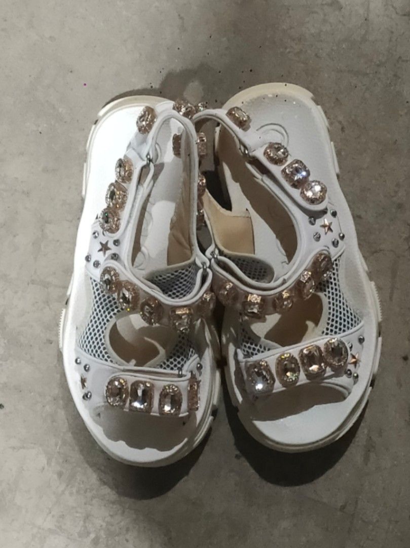 Gucci mesh slingback (Category: Sneakers & Footwear) located in Sindangan. Submitted by branden_line (Listing ID 1463017200, Image 1). Description: Gucci mesh slingback sandal size 7 color:white/cream.