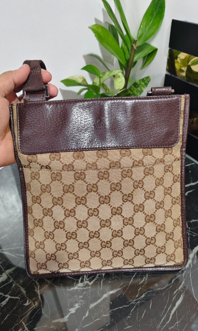 Gucci sling bag💯 (Category: Cross-body Bags) located in Andop. Submitted by dailyluxxurybrands (Listing ID 1462968014, Image 2). Description: authentic 💯 Gucci sling bag uni sex in good condition.