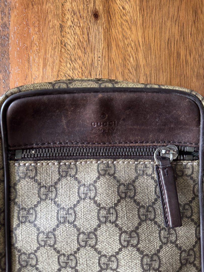 Gucci Supreme Crossbody bag (Category: Luxury Bags & Wallets) located in Pasig City. Submitted by chamoisee (Listing ID 1462931949, Image 3). Description: 2000s GG Supreme Crossbody/Shoulder Bag Dark brown leather trim with front zip pocket Used condition DM FOR FASTER TRANSACTION 📩.