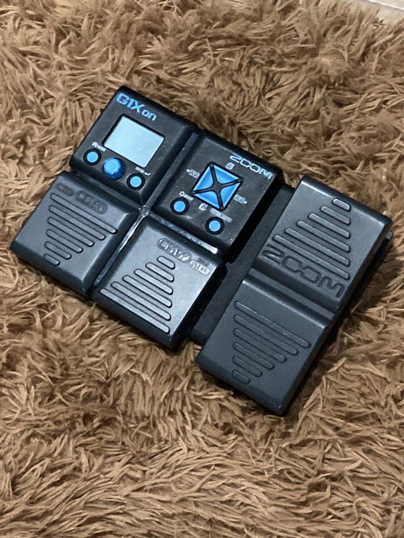 Guitar FX Zoom G1Xon (Category: Musical Instruments) located in Manila. Submitted by giosanra (Listing ID 1463101367, Image 1). Description: barely used no issue .