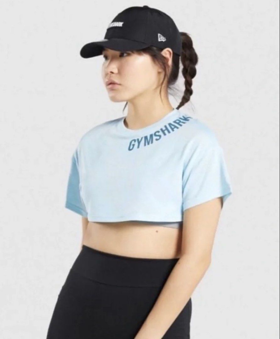 Gymshark cropped lifting tee size xs (Category: Activewear) located in Iba. Submitted by xooperfindslb (Listing ID 1462951469, Image 1). Description: Gymshark cropped lifting tee size xs Color: blue Good condition No issue.