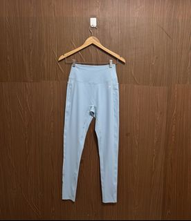 (Category: ) located in . Submitted by streetwear.collections (Listing ID 1463085552, Image 1). Description: .