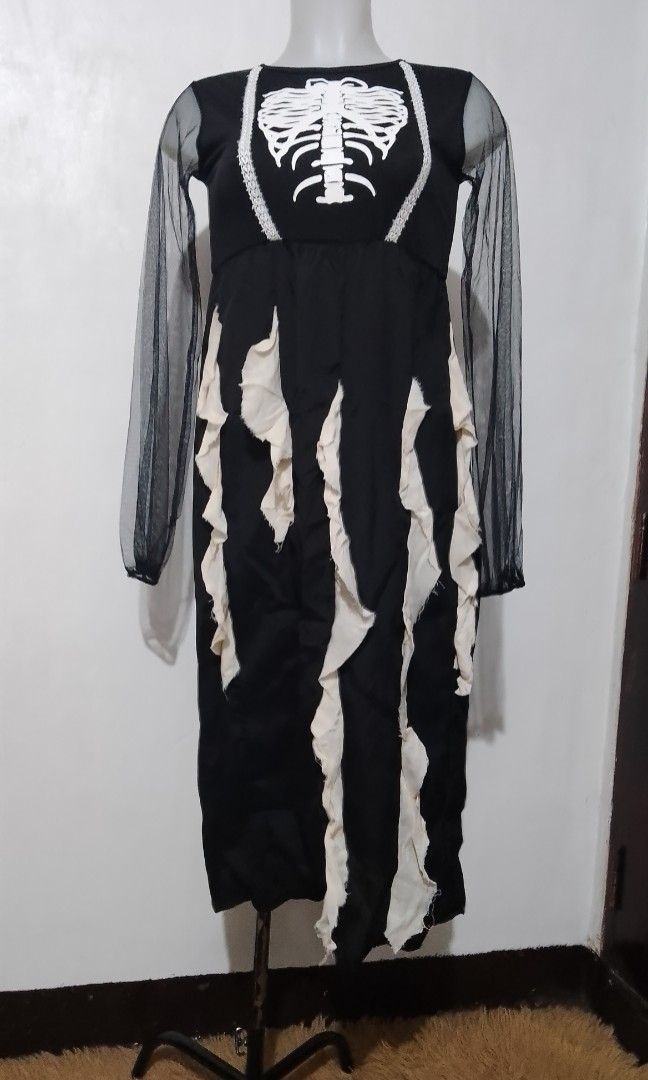 Halloween Costume Ghost Bride (Category: Dresses) located in Marikina City. Submitted by alexfortu88925 (Listing ID 1462974535, Image 3). Description: Halloween Costume Ghost Bride Teen size small body.