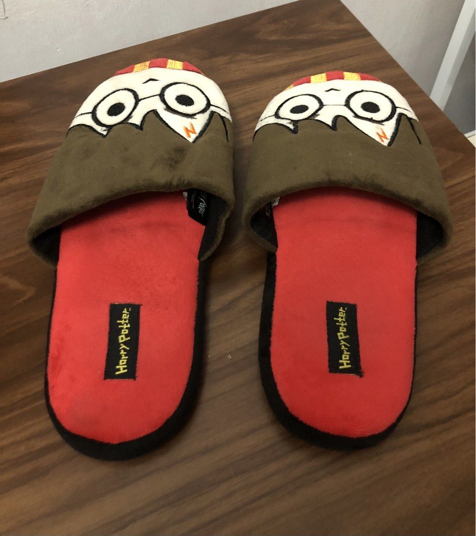 Harry Potter Slipper (Category: Sneakers & Footwear) located in Cavite. Submitted by surplus_atbp (Listing ID 1463002035, Image 2). Description: .