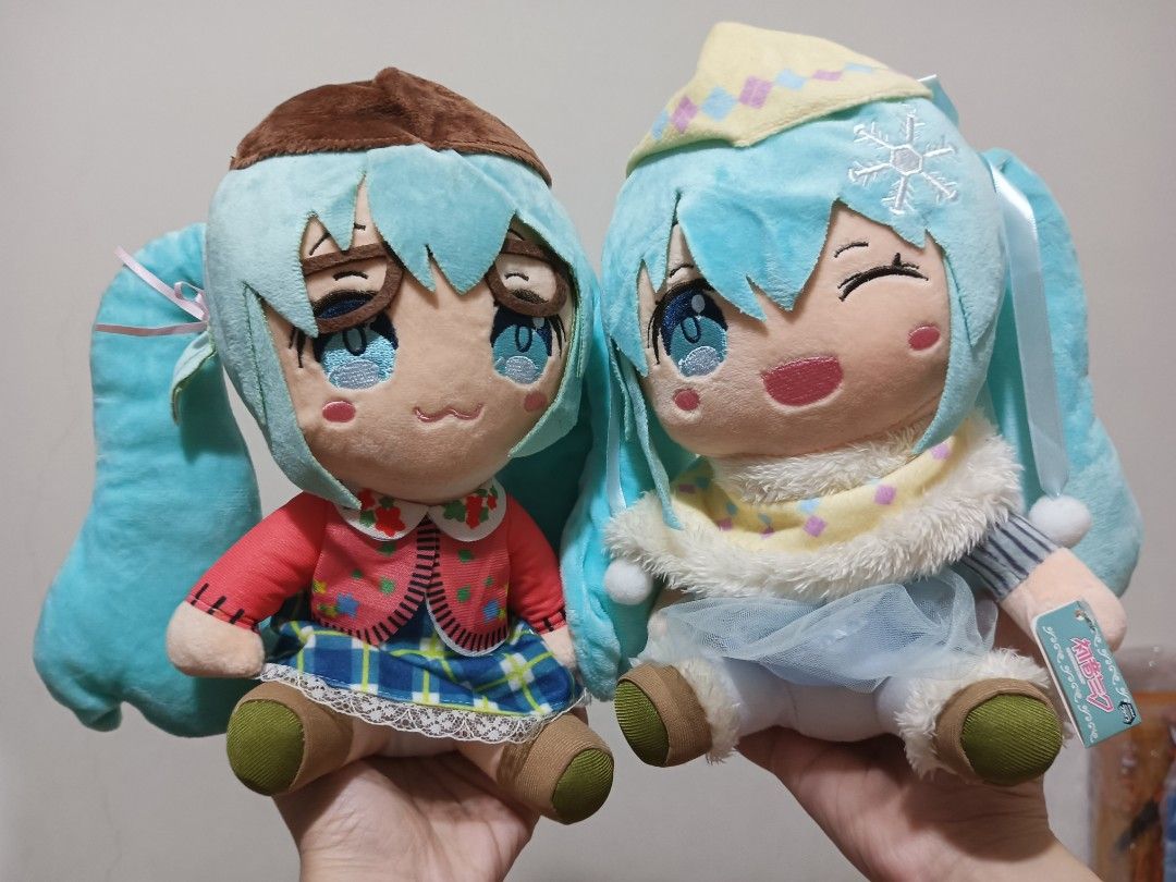 Hatsune Miku Bundle (No brand) (Category: Figurines & Statues) located in Manila. Submitted by playmateklub (Listing ID 1462922261, Image 1). Description: - No brand - 9 inches - Sold as set - Shipping fee c/o buyer - No COD. Payment First..