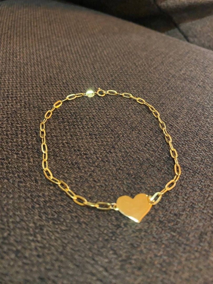 18K Saudi Gold Heart Bracelet (Category: Bracelets) located in Banga. Submitted by amorxa (Listing ID 1462933829, Image 1). Description: ONHAND!!! 18K SAUDI GOLD BRACELET REAL GOLD HEART PAPERCLIP BRACELET EST. 1.52 GRAMS SIZE: 7-7.5" ❎️RETURN/EXCHANGE ❎️BOGUS BUYER.
