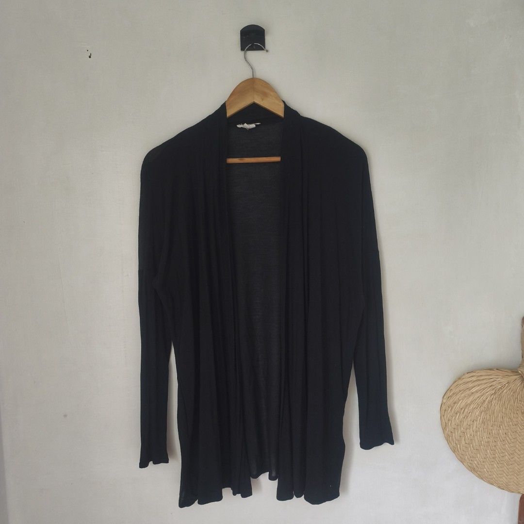 Helmut Lang Rayon robe (Category: Luxury Apparel) located in Tayabas. Submitted by cat.b0i (Listing ID 1463018541, Image 1). Description: Size on tag: S Fitting: Men - M Women - M ‎Length: 27.5 ‎Width: 22 (no enclosure, measured na pinagdikit yung both ends) ‎Shoulder: 29 ‎Arm Space: 5 ‎Sleeve Length: 16 ‎ ‎Color: black Color Rate: 9.2 ‎Material: 100% cotton properties: embroidered logo on chest with custom buttons ‎Issues: minor pills ‎Condition