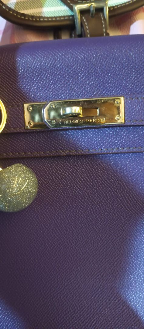 HERMES PARIS TOP HANDLE BAG (Category: Luxury Bags & Wallets) located in Makati City. Submitted by egsdhadghas (Listing ID 1463071407, Image 2). Description: IN GOOD CONDITION,.