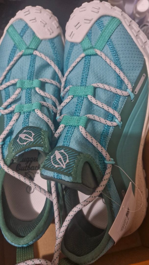 Hiking shoes (Category: Sneakers) located in Taguig. Submitted by bizdeal0812 (Listing ID 1462900334, Image 1). Description: New hiking shoes, rfs too large.