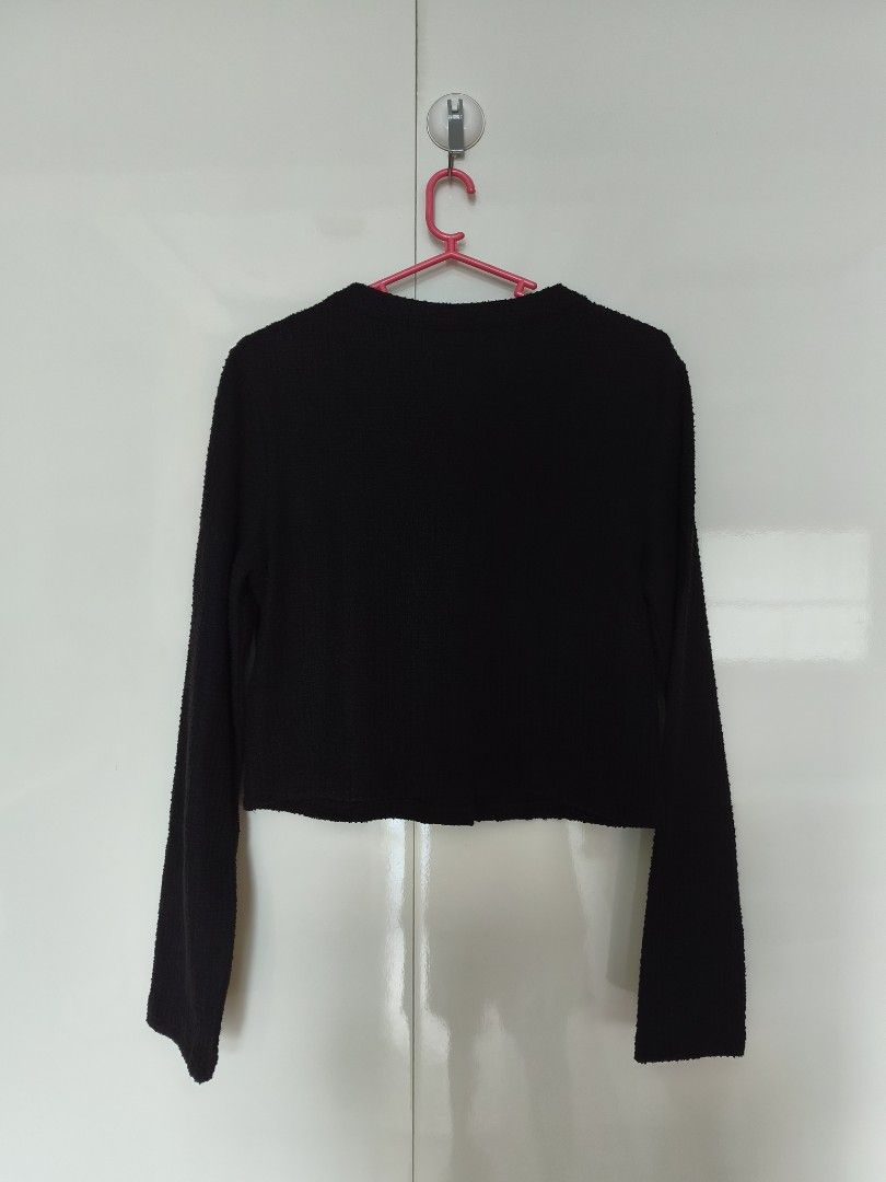 H&M Black Cardigan (Category: Others Tops) located in Manila. Submitted by smilefashion08 (Listing ID 1462896746, Image 3). Description: Original H&M.