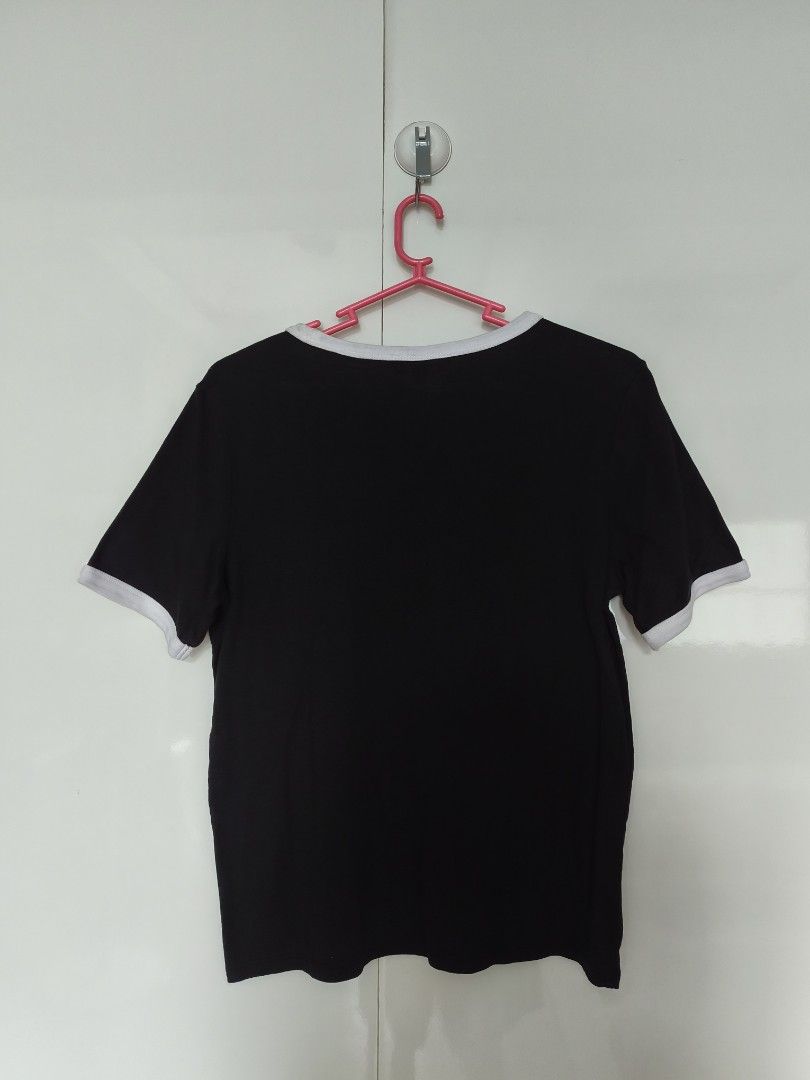 H&M Black Top (Category: Shirts) located in Manila. Submitted by smilefashion08 (Listing ID 1462896995, Image 3). Description: .