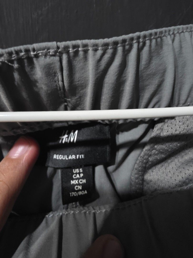 H&M Cargo Pants (Category: Trousers) located in Atimonan. Submitted by sneakerkid (Listing ID 1462956426, Image 2). Description: .
