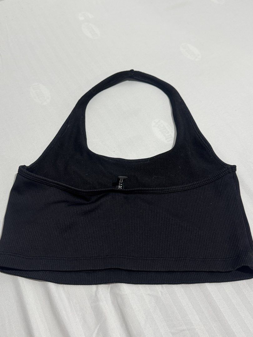 H&M Divided Black Ribbed Halter Crop Top Size M (Category: Sleeveless) located in Pasig City. Submitted by niks.tb (Listing ID 1462934495, Image 2). Description: Decluttering items! Decluttering Items! . You can also buy ALL TOPS (last slide) as a set for P700.00. 📍Kapitolyo, Pasig.