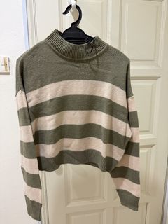 (Category: ) located in . Submitted by sale_clearing_closet (Listing ID 1462962397, Image 1). Description: .