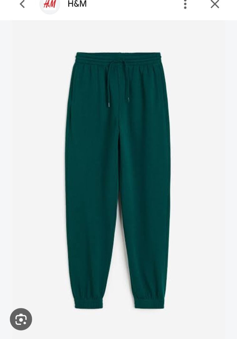 H&M Green Sweatshirt and Sweatpants Set (Category: Sets or Coordinates) located in Manila. Submitted by katkween23 (Listing ID 1463017205, Image 2). Description: - Comfy H&M matching set - Dark green color - Relaxed fit sweatshirt and joggers - Soft and comfortable material - Ideal for lounging or casual outings - Versatile: wear as a set or separately.