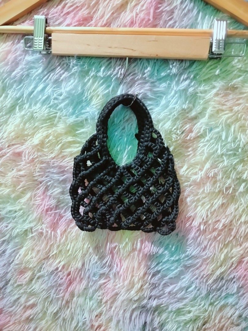 H&M Macramé Mini Knot Bag (Category: Tote Bags) located in Palo. Submitted by ubnathrifteez (Listing ID 1463048377, Image 1). Description: Dimes ; L9W7 Condition ; GOOD AS NEW Color rate ; 10/10 Issue None.