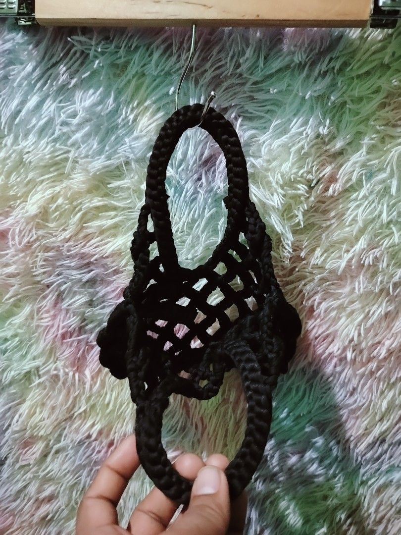 H&M Macramé Mini Knot Bag (Category: Tote Bags) located in Palo. Submitted by ubnathrifteez (Listing ID 1463048377, Image 3). Description: Dimes ; L9W7 Condition ; GOOD AS NEW Color rate ; 10/10 Issue None.