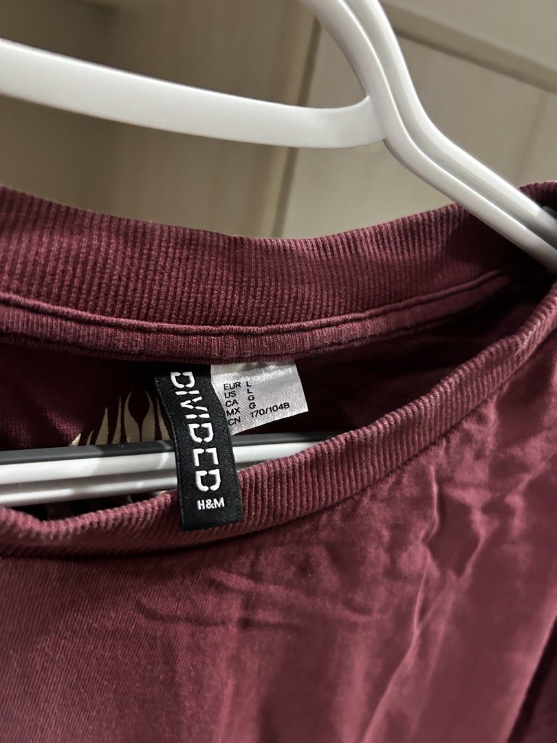 H&M Offspring maroon shirt (Category: Formal Shirts) located in Manila. Submitted by madongie (Listing ID 1462936081, Image 3). Description: Size L fits 2xL 24x26.5.
